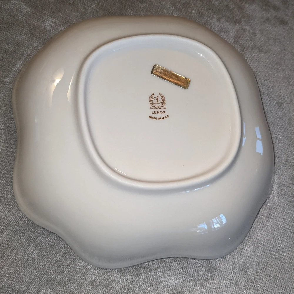 Made In USA Lenox Round Bowl Scalloped & Gold Edge Off White Candy Dish Unused